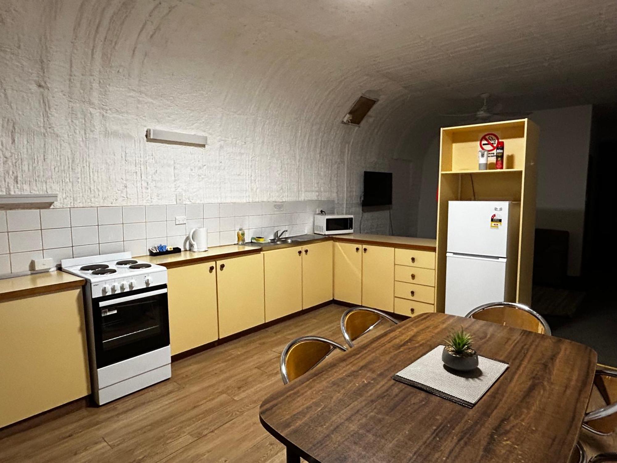 Desert View Apartments Coober Pedy Εξωτερικό φωτογραφία