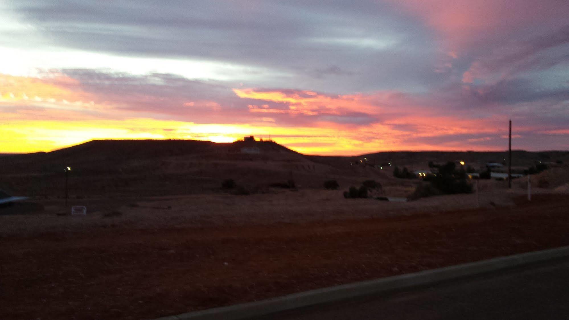 Desert View Apartments Coober Pedy Εξωτερικό φωτογραφία