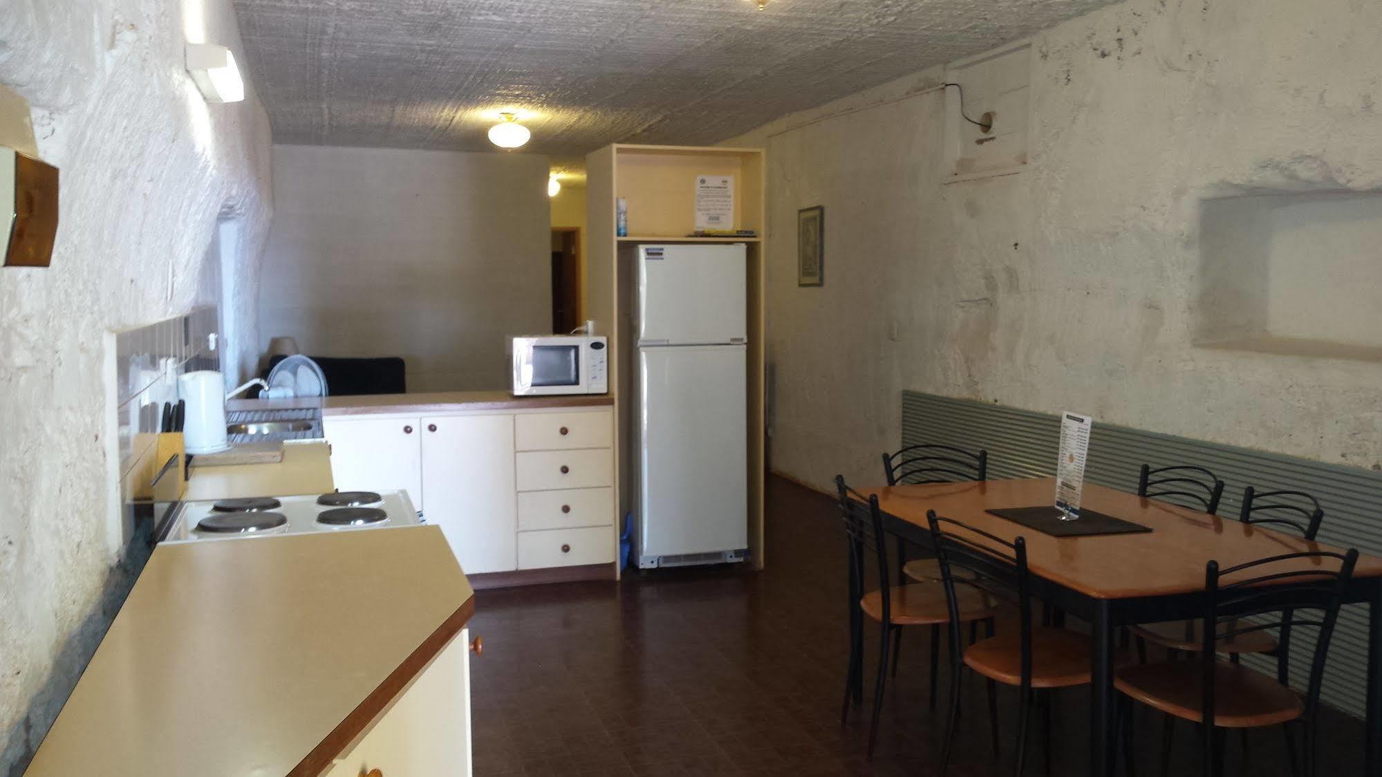 Desert View Apartments Coober Pedy Εξωτερικό φωτογραφία